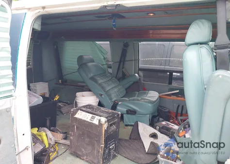 1992 Dodge Ram Van B250 z USA, uszkodzony, nr VIN 2B6HB21Y9NK146209